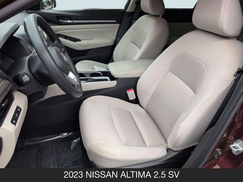 Used 2023 Nissan Altima 2.5 SV FWD image 14