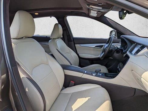 Used 2019 INFINITI QX50 Essential w/ Sensory Package FWD image 16