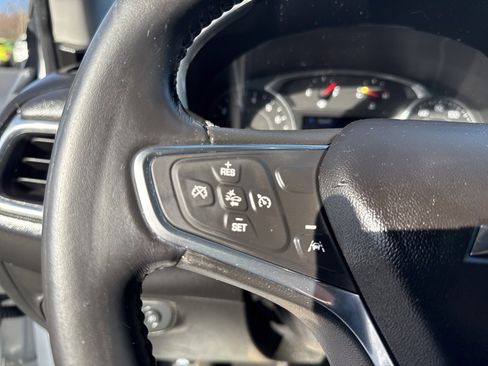 Used 2020 Chevrolet Equinox LT image 12