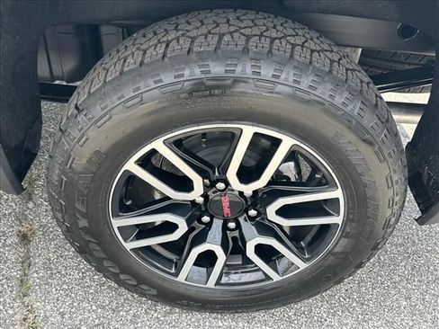 New 2026 GMC Sierra 1500 AT4 w/ AT4 Premium Package AWD/4WD image 17