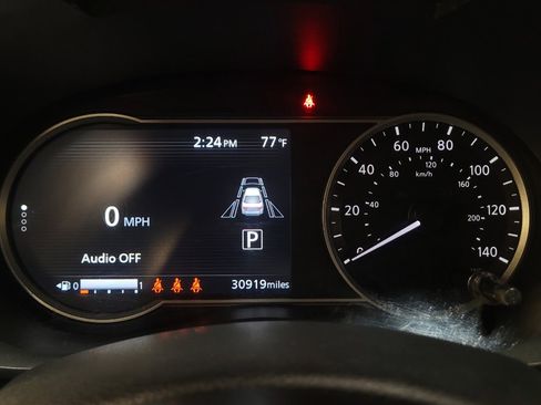 Used 2025 Nissan Versa SV FWD image 23