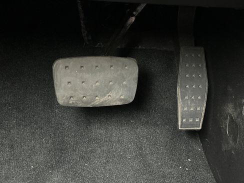 Used 2025 GMC Acadia Elevation image 47