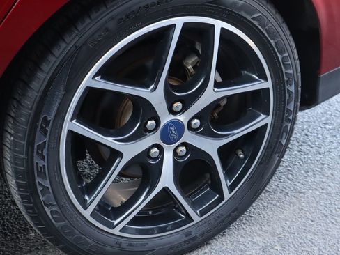 Used 2017 Ford Focus SEL image 39