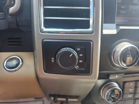 Used 2015 Ford F150 Lariat w/ Equipment Group 502A Luxury AWD/4WD image 17