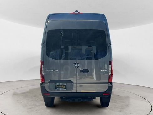 Used 2024 Mercedes-Benz Sprinter 2500 image 4
