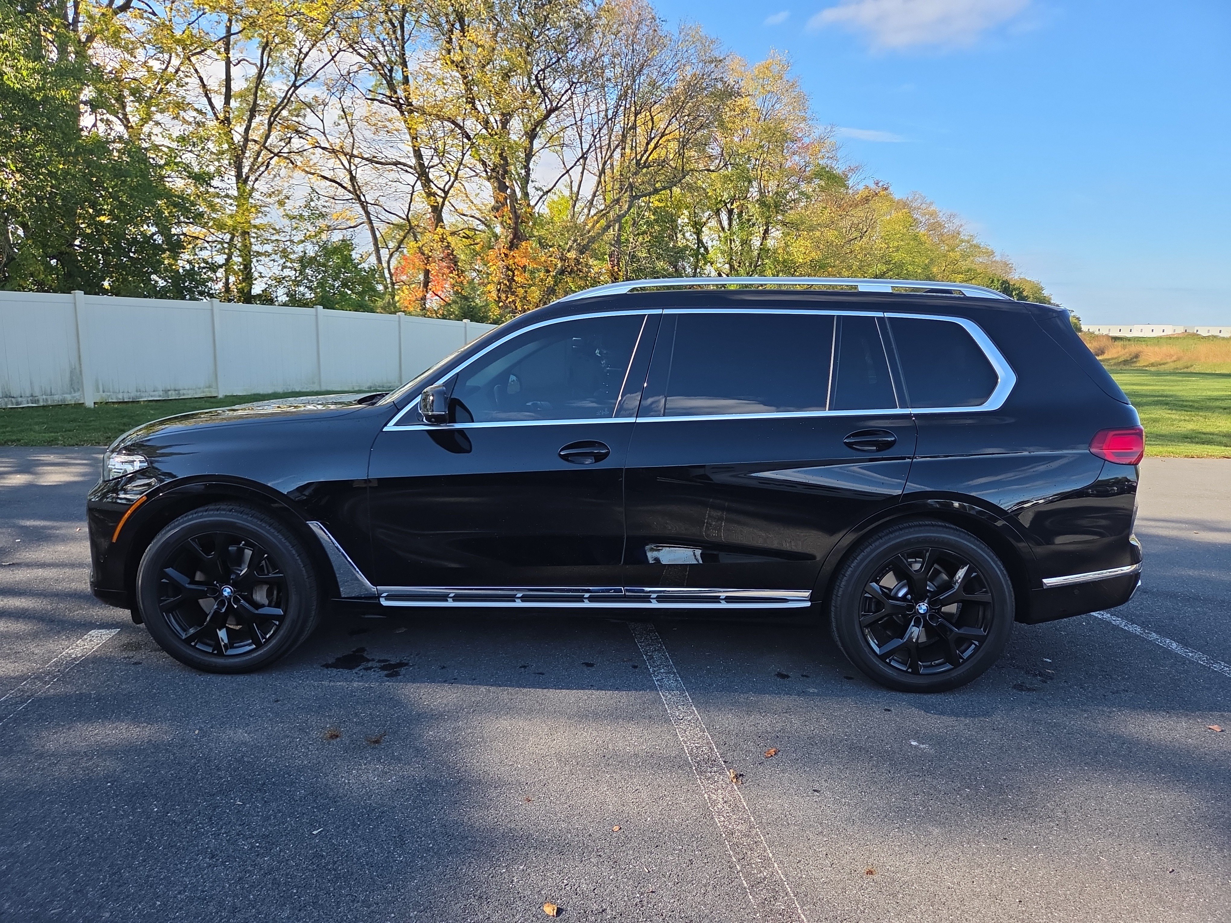 Used 2022 BMW X7 xDrive40i w/ Executive Package AWD/4WD image 12