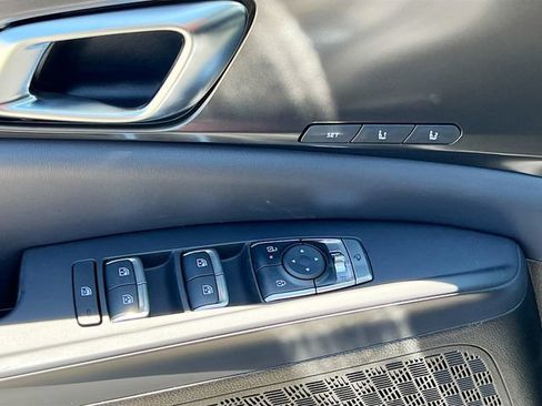 New 2026 Kia Carnival SX w/ SX Dark Edition Package FWD image 18
