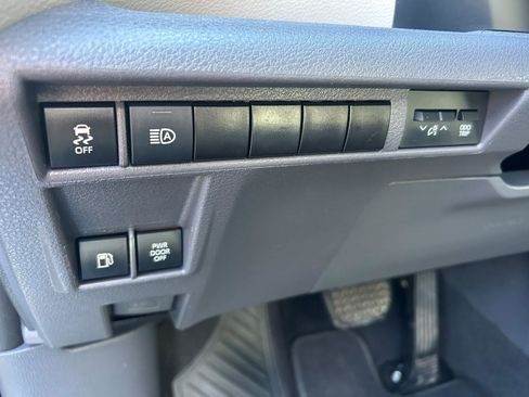 Used 2022 Toyota Sienna XLE AWD/4WD image 10