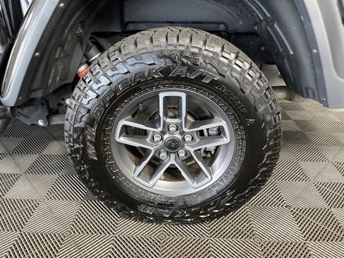 Used 2024 Jeep Gladiator Mojave AWD/4WD image 9