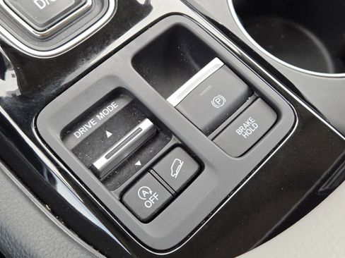 Used 2024 Honda Pilot Touring image 35