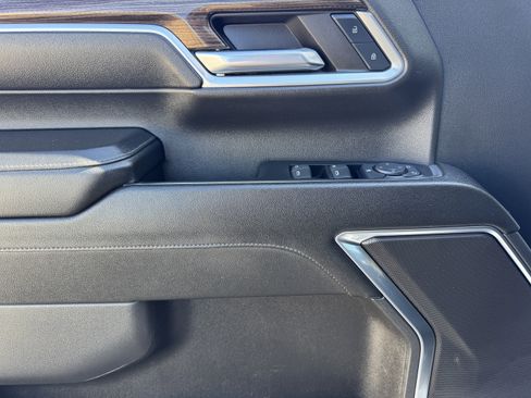 Used 2024 Chevrolet Silverado 2500 LT image 9