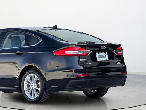 Used 2020 Ford Fusion SE image 8
