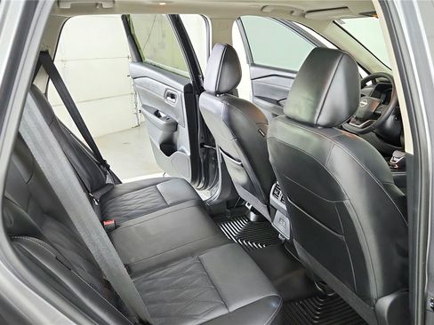Certified 2025 Nissan Rogue Platinum AWD/4WD image 27