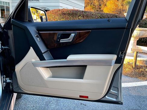 Used 2012 Mercedes-Benz GLK 350 2WD image 22