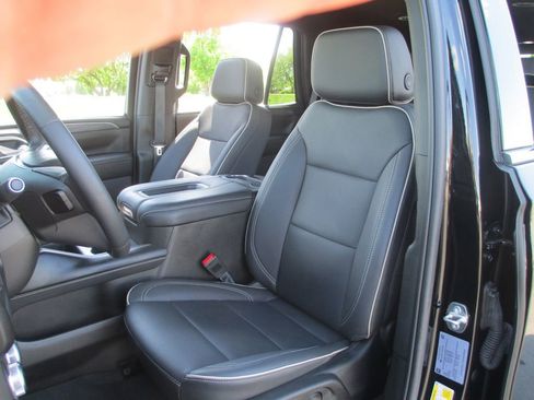 Used 2023 GMC Yukon SLT w/ Max Trailering Package image 21