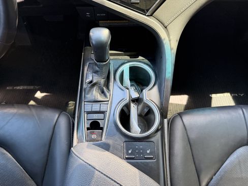 Used 2018 Toyota Camry XSE FWD image 20