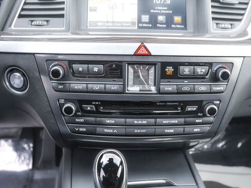 Used 2015 Hyundai Genesis 3.8 image 22