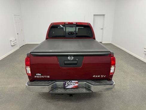 Used 2014 Nissan Frontier SV image 9