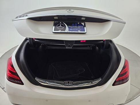 Used 2019 Mercedes-Benz S 560 Sedan image 25