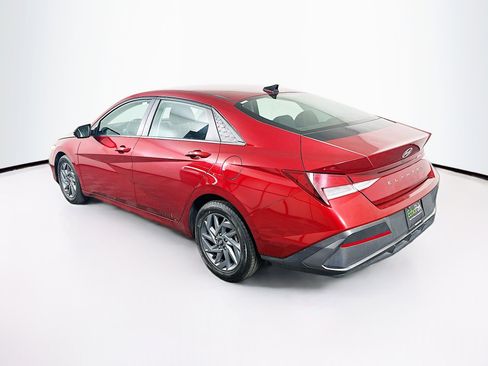 Used 2024 Hyundai Elantra SEL image 5