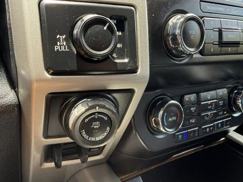 Used 2020 Ford F150 Lariat w/ Equipment Group 501A Mid AWD/4WD image 9
