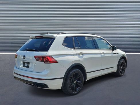 Used 2024 Volkswagen Tiguan SE R-Line FWD image 3