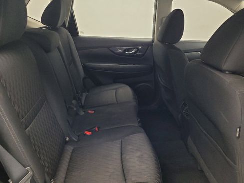 Used 2018 Nissan Rogue S image 19