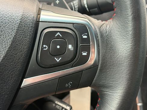 Used 2015 Toyota Camry SE FWD image 19