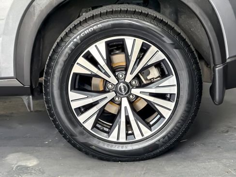 Used 2023 Nissan Rogue SV FWD image 24