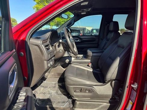 Used 2021 Chevrolet Tahoe Z71 w/ Luxury Package AWD/4WD image 16