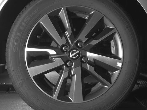 Used 2025 Nissan Versa SV w/ Trunk Package image 15