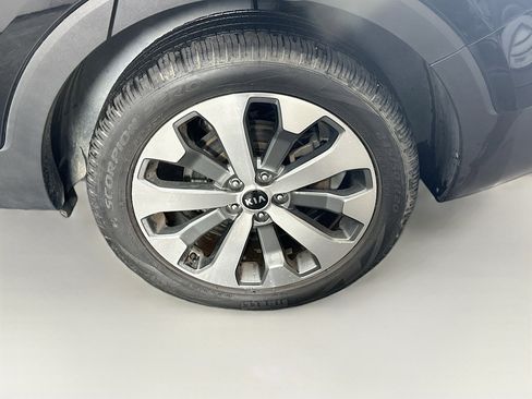 Used 2021 Kia Telluride LX image 11