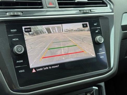 Used 2018 Volkswagen Tiguan SEL Premium w/ 3rd Row Seat Package image 28