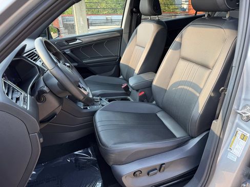 Certified 2023 Volkswagen Tiguan SE R-Line AWD/4WD image 11