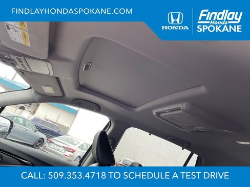 Used 2018 Honda Pilot Touring image 11