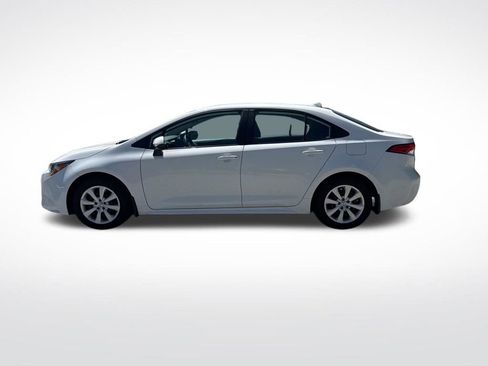 Used 2025 Toyota Corolla LE FWD image 2
