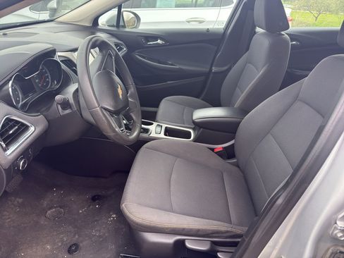 Used 2018 Chevrolet Cruze LS FWD image 8