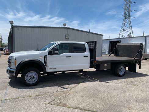 Used 2023 Ford F550 4x4 Crew Cab Super Duty image 4