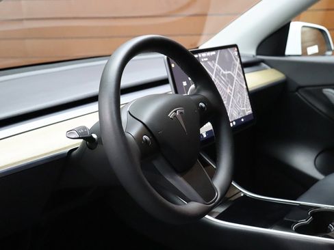 Used 2020 Tesla Model Y Long Range image 29