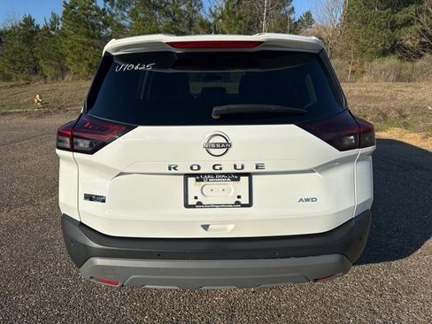 Used 2023 Nissan Rogue S image 8