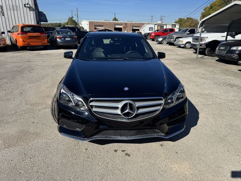 Used 2015 Mercedes-Benz E 400 Sedan image 2