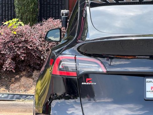 Used 2021 Tesla Model Y Long Range AWD/4WD image 15