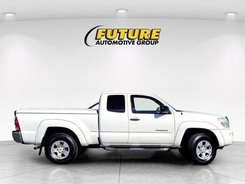 Used 2007 Toyota Tacoma PreRunner RWD image 3