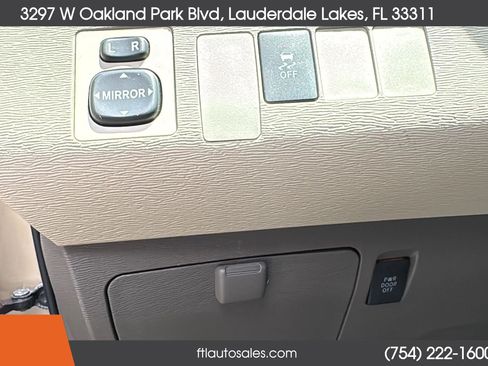Used 2012 Toyota Sienna LE FWD image 45