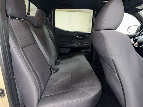 Used 2016 Toyota Tacoma TRD Off-Road w/ Premium & Technology Package image 23