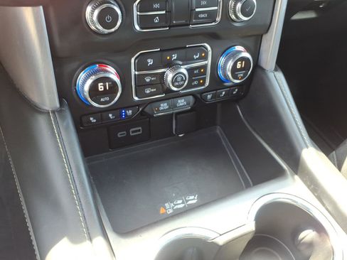 Certified 2023 GMC Yukon XL SLT w/ SLT Premium Package AWD/4WD image 24