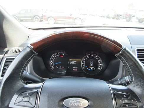 Used 2018 Ford Explorer Platinum AWD/4WD image 33