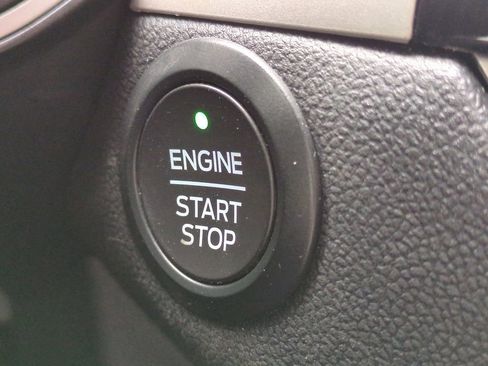 Used 2020 Ford Escape SE image 27