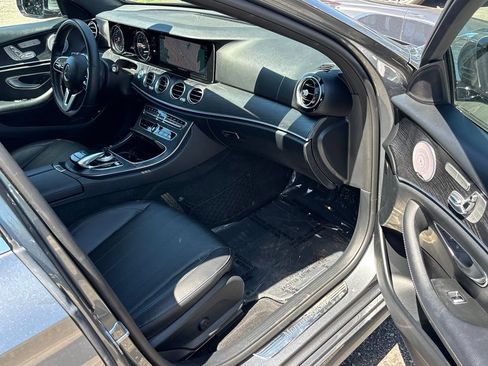 Used 2019 Mercedes-Benz E 300 image 32