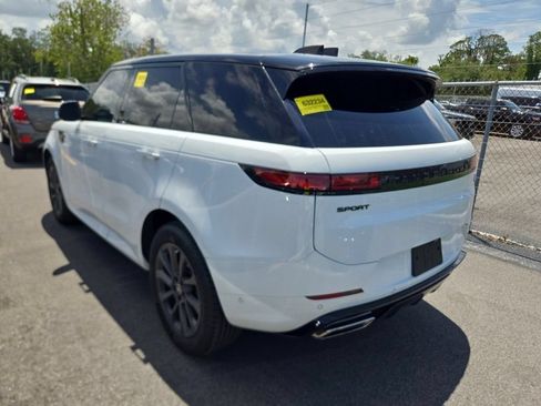 Used 2023 Land Rover Range Rover Sport SE Dynamic AWD/4WD image 3